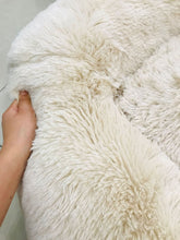 Load image into Gallery viewer, Super Soft Pet Bed Kennel